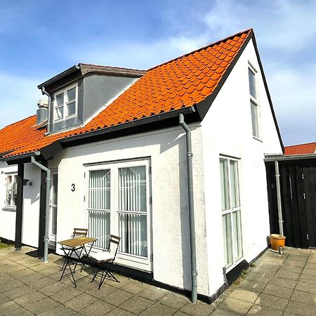 Byhus Centralt Pa Laeso Vesterø Havn Extérieur photo